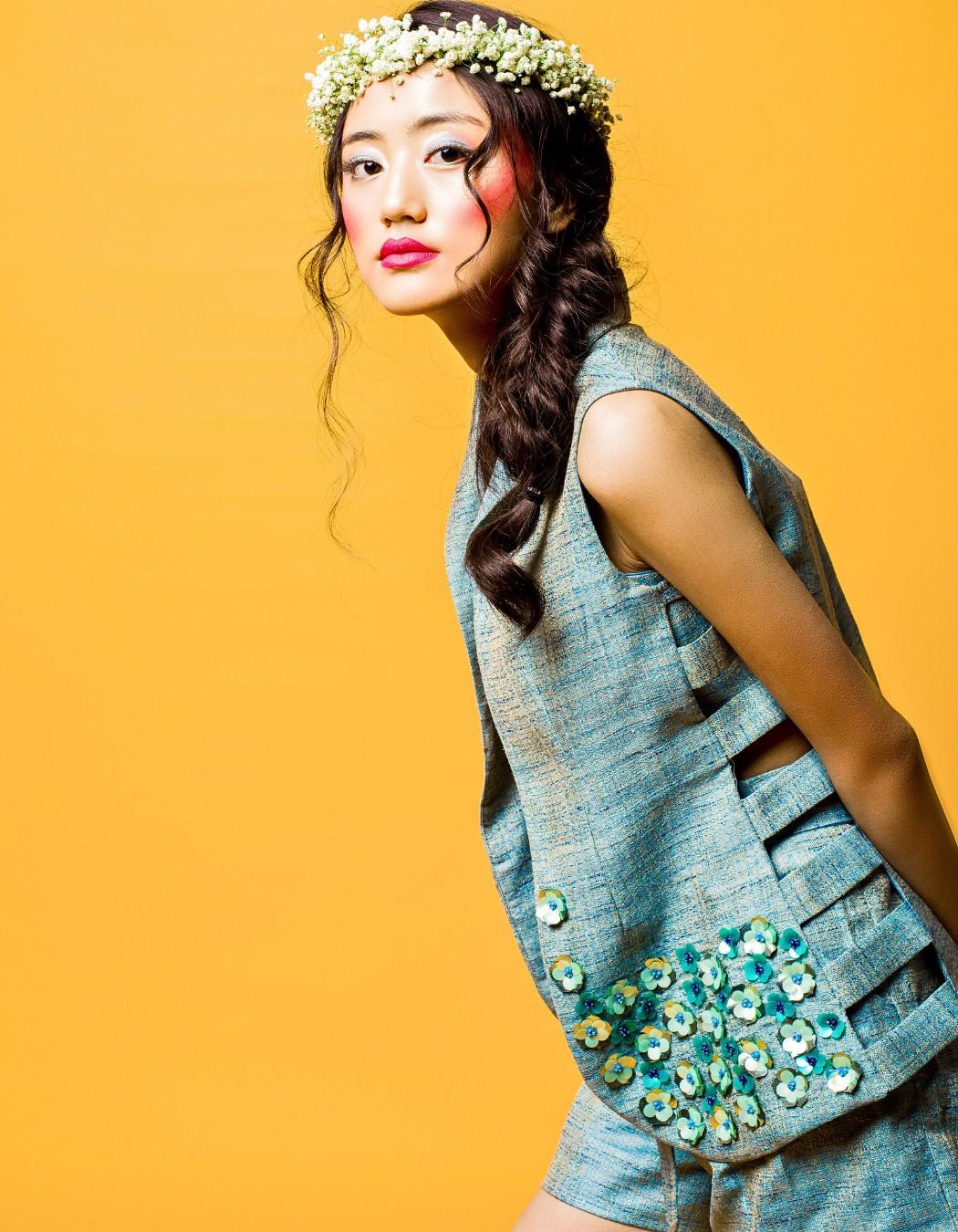 Blue Sleeveless Blazer Set With Shorts